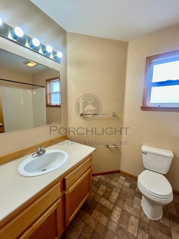 Building Photo - 804 E Maberry Dr