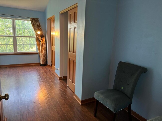 Building Photo - 2527 Oneida Ln