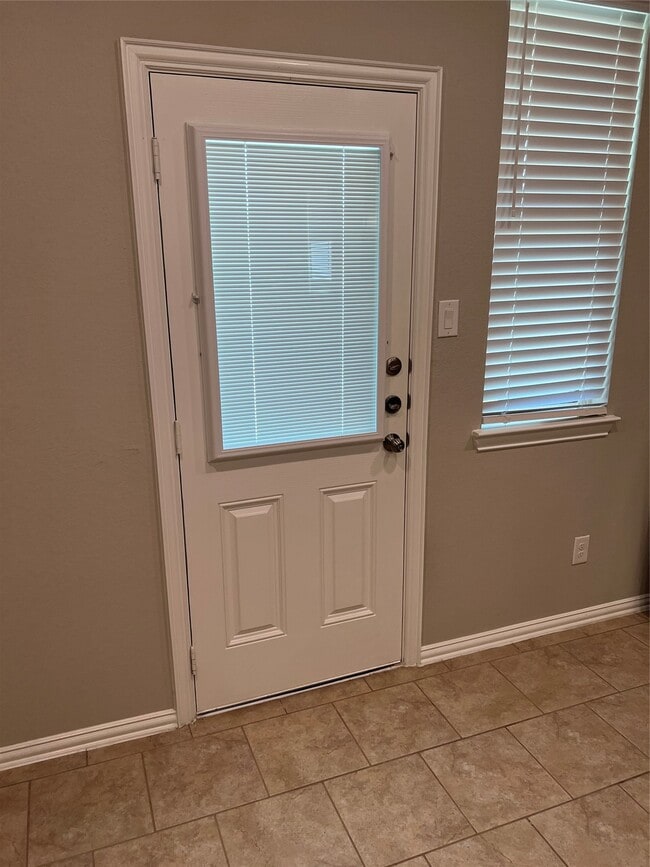 Building Photo - 8435 Chesney Trl