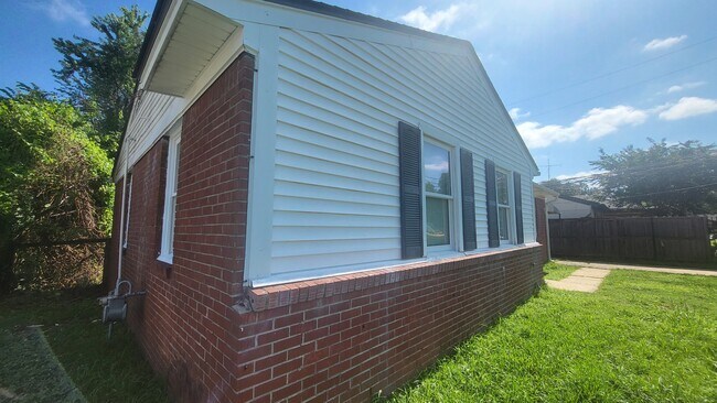 Building Photo - 4220 Gailwood Ave