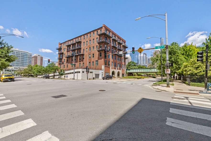 Building Photo - 1550 S Indiana Ave