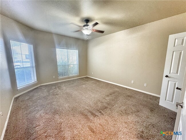 Building Photo - 2263 Kensington Way