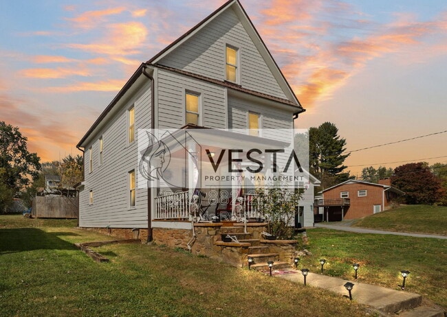 Primary Photo - 241 N Main St