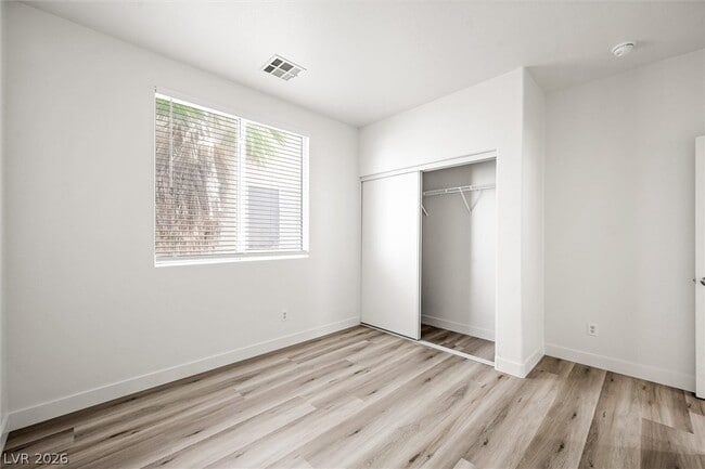 Building Photo - 5618 Indian Springs St