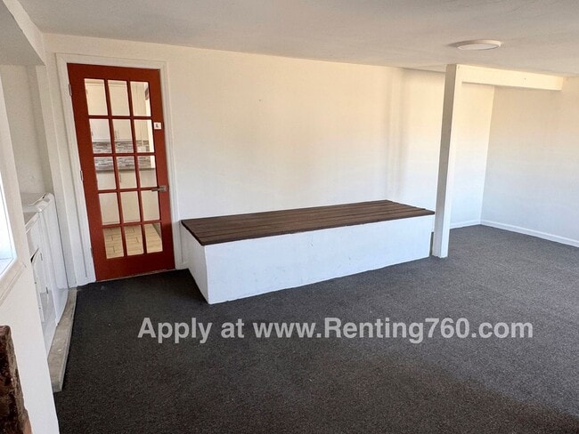 Building Photo - Updated 4 Bed 2 Bath Home!