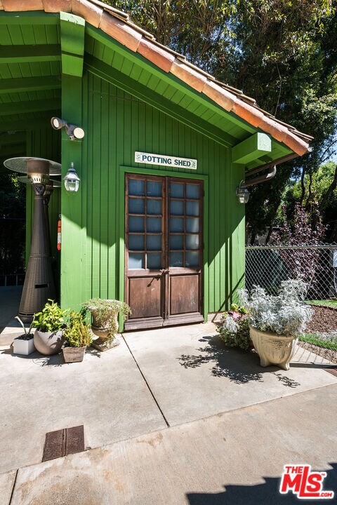 Building Photo - 1550 Amalfi Dr
