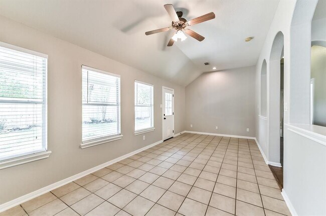 Building Photo - 15723 Chapel Lake Dr