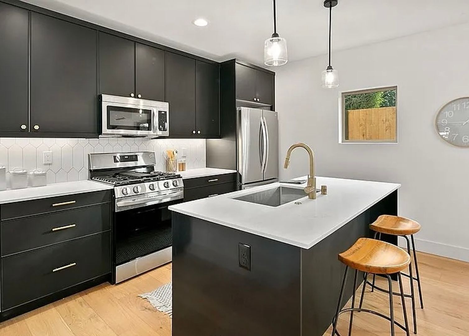 Building Photo - 527 NE 89th St