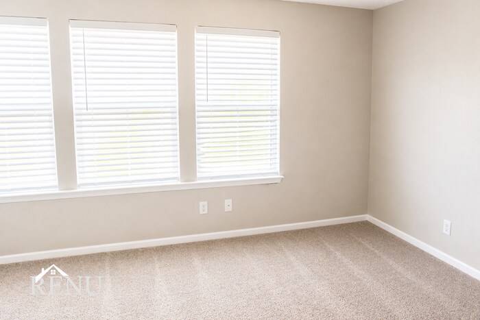 Building Photo - 6641 W Jamestown Dr