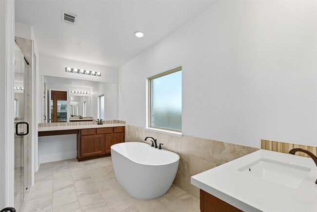 Building Photo - 15842 Formaston Forest Dr