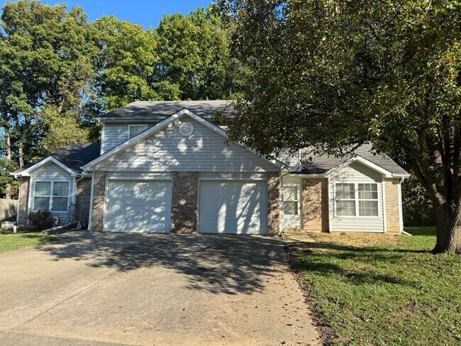 Primary Photo - 5141-5143 Louisville Ct
