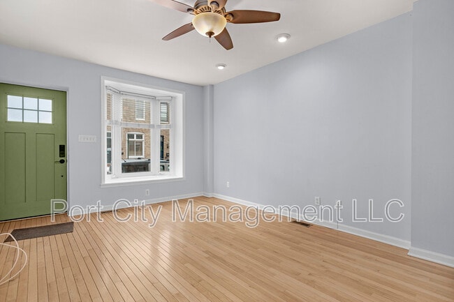 Building Photo - 702 S Bouldin St