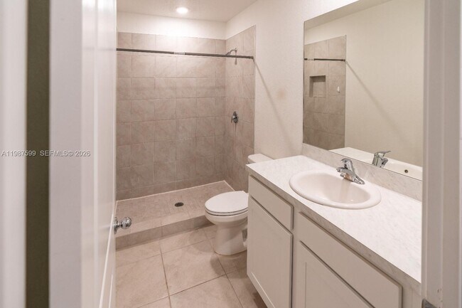 Building Photo - 137 NE 3rd St