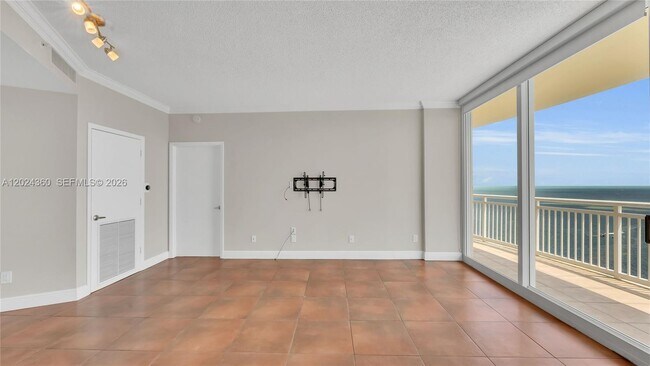 Building Photo - 2475 Brickell Ave