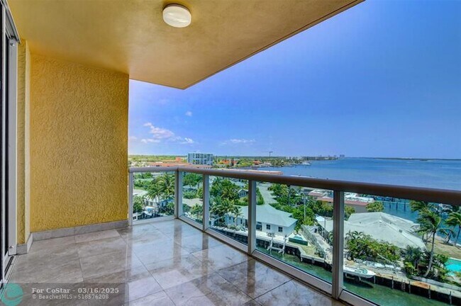 Building Photo - 2650 Lake Shore Dr