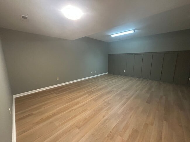 Building Photo - 4-Bedroom Gem Near Downtown Huntsville – N...