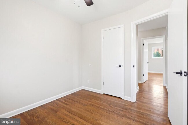 Building Photo - 1446 Roxanna Rd NW