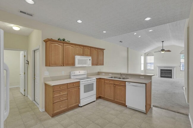 Building Photo - 7465 Red Maple Pl