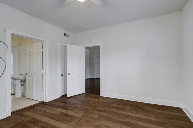 Building Photo - 3004 Isabella St