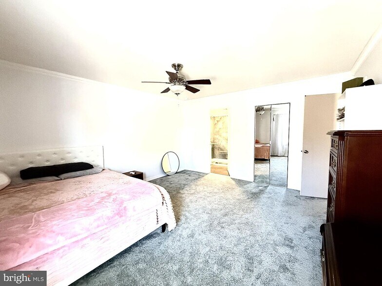 Building Photo - 5020 W Brigantine Ct