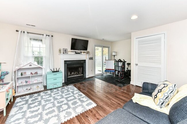 Building Photo - 7245 Worsley Way