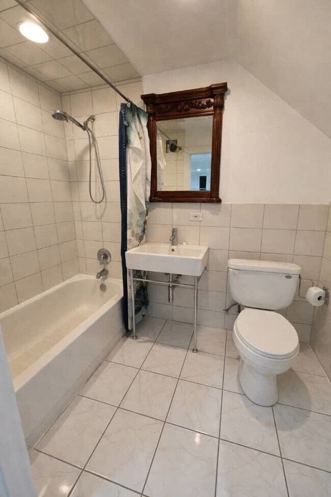 Building Photo - 770 Cordial Dr