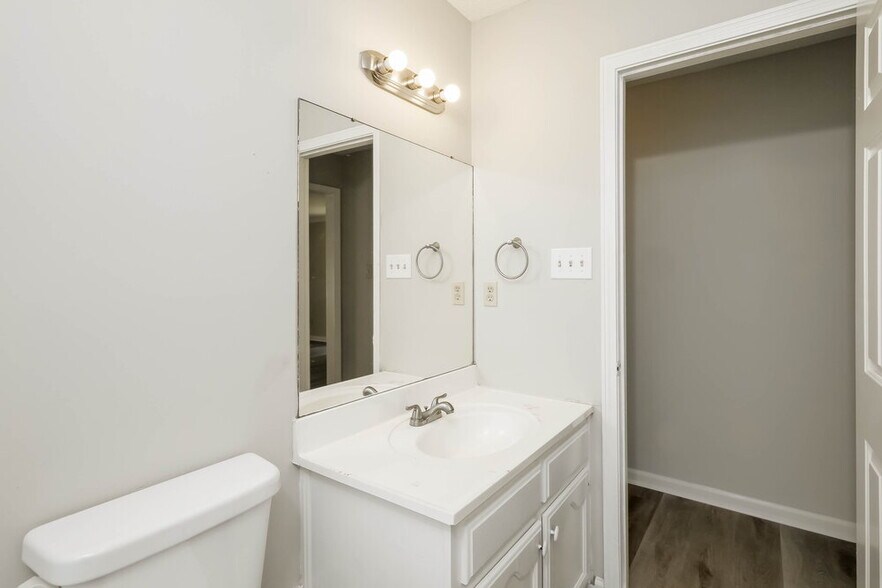 Building Photo - 4805 Gadwall Dr W