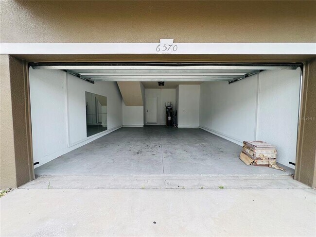 Building Photo - 6570 S Goldenrod Rd