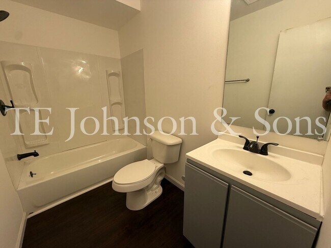 Building Photo - Modern 3BR Home with Main Level Primary Suite & Open Floor Plan in Winston-Salem