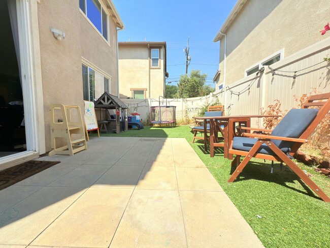Building Photo - Beautiful 3 Bedroom in Private Community