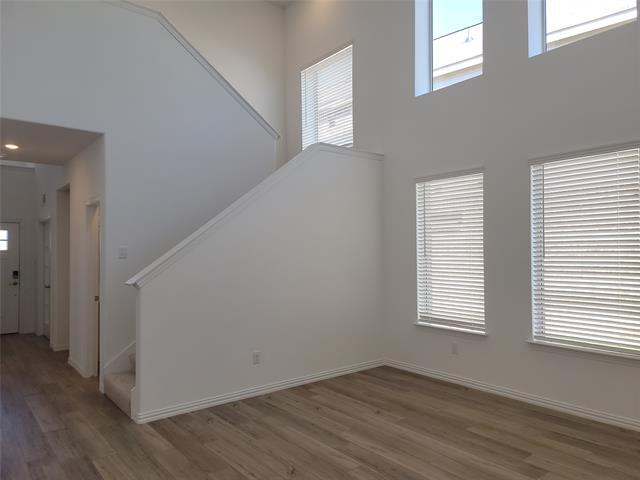 Building Photo - 10032 Thornapple Rd