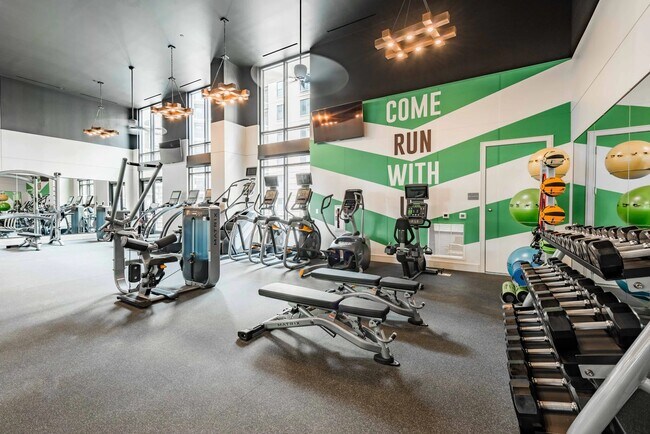 Building Photo - Luxury & Convenience in Houston!