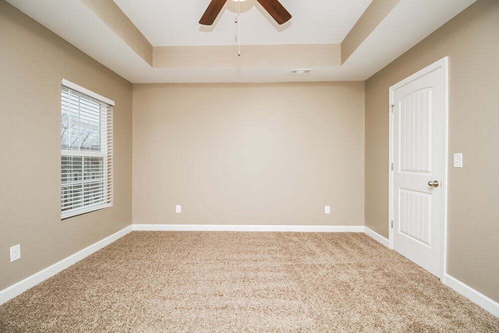 Building Photo - 2232 Dale View Dr