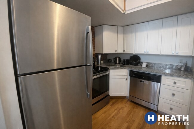 Building Photo - 168 Northampton St