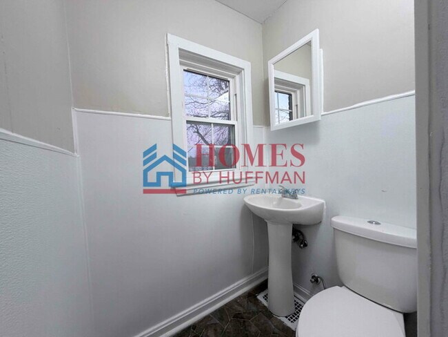 Building Photo - Two-Bedroom Townhouse | Move-in Ready