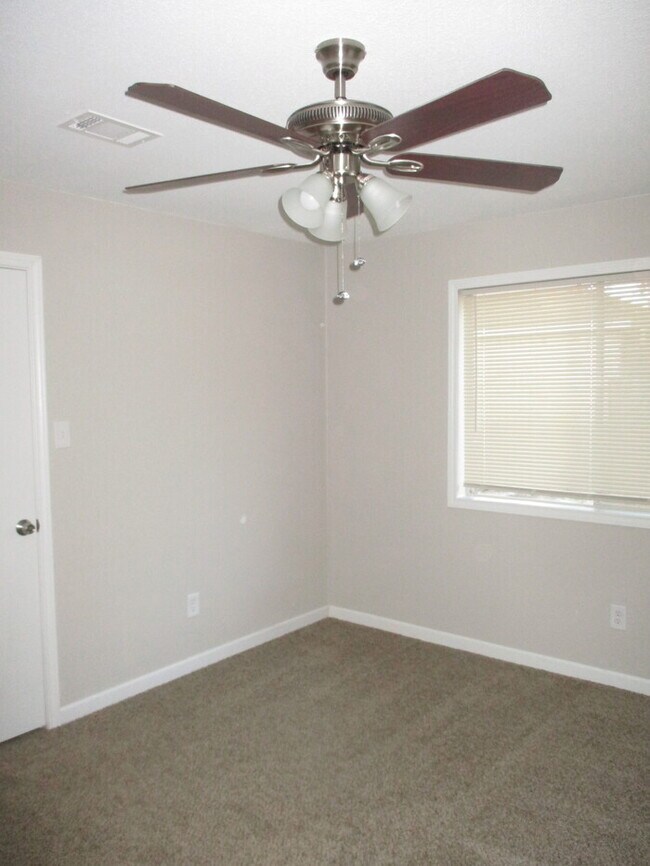 Building Photo - 13102 Crystal Cove Dr