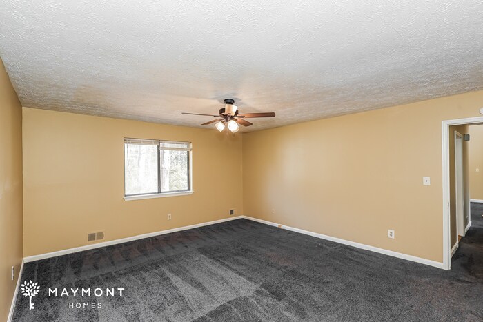 Building Photo - 9440 Hidden Branch Dr