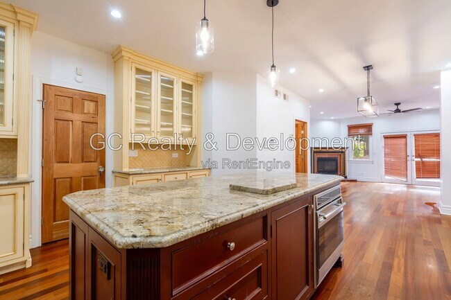 Building Photo - 3735 N Tripp Ave