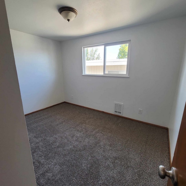 Building Photo - 2111 Colby Ave