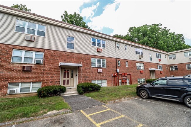 Building Photo - 96 Belair Dr