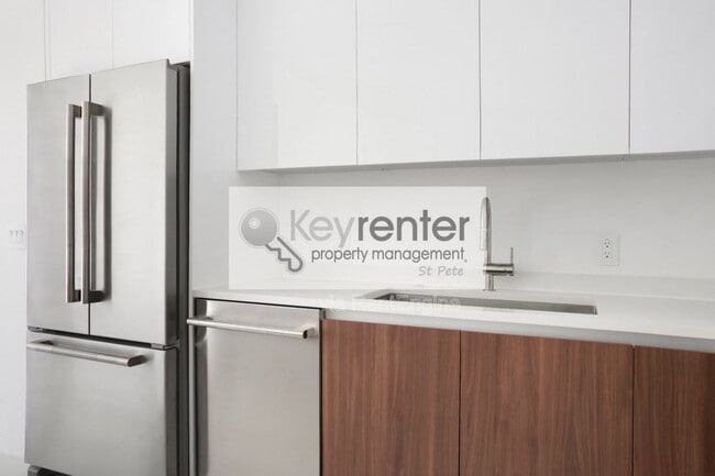 Building Photo - 400 Central Ave