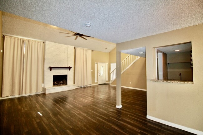 Building Photo - 4701 Spring Ln
