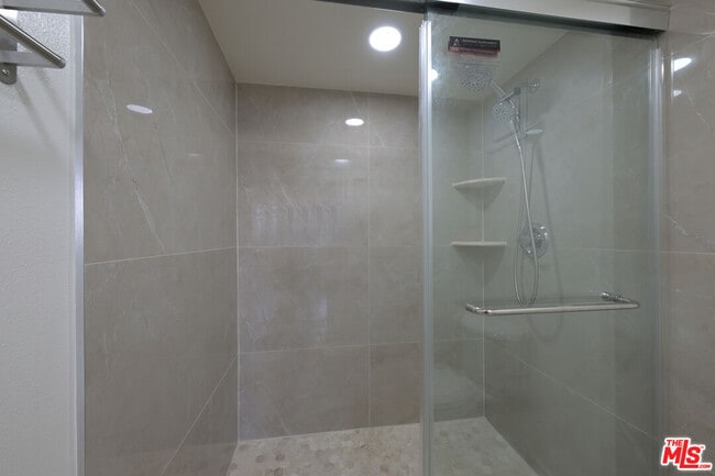 Building Photo - 10535 Wilshire Blvd