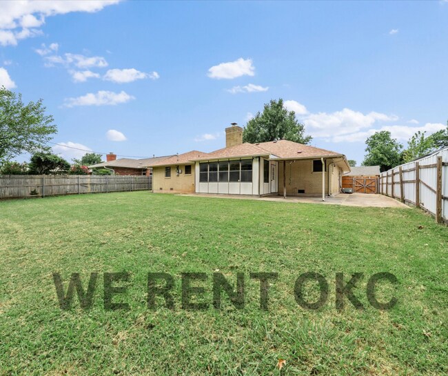 Building Photo - 3016 Shadybrook Dr