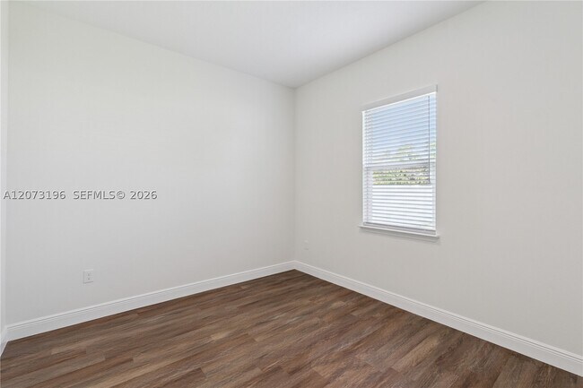 Building Photo - 1296 Moselle Ave