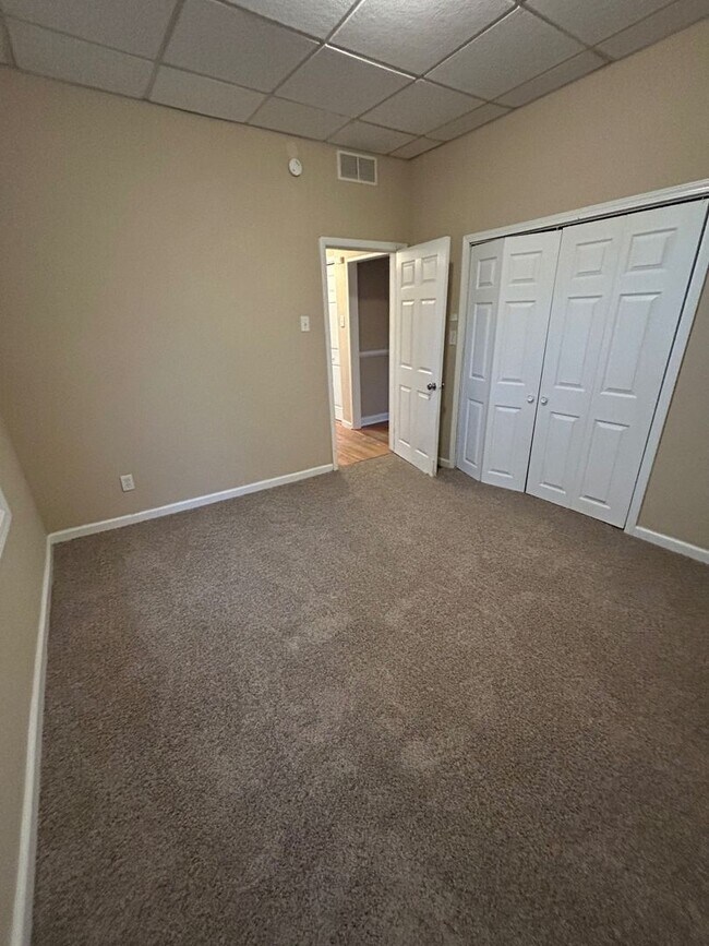 Building Photo - BELOW MARKET RENT!