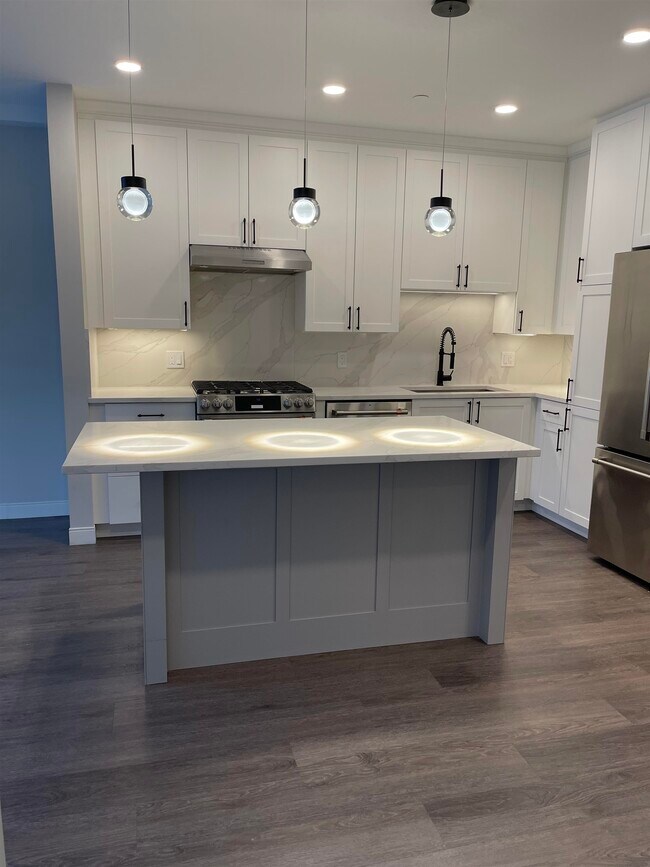 Building Photo - 18 Artisan Dr