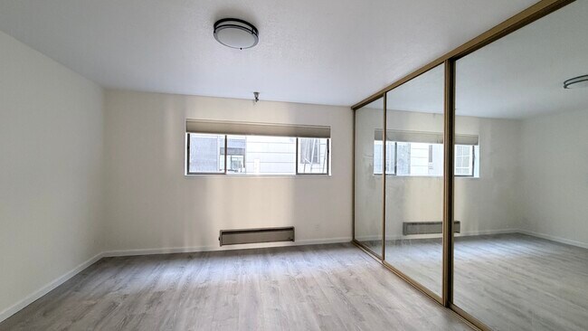 Building Photo - 1885 Pacific Ave