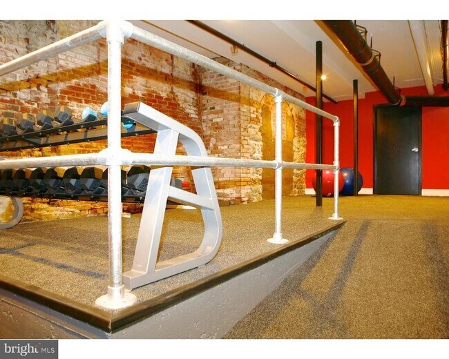 Building Photo - 1100 Spruce St