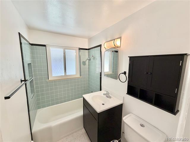 Building Photo - 1320 Holly St